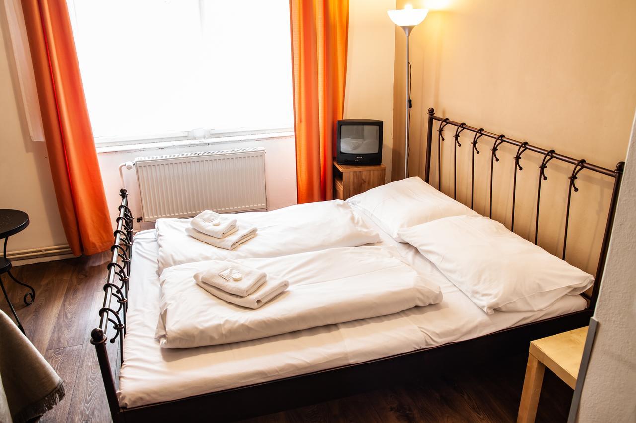Hotel Sunflower Prague Exterior photo