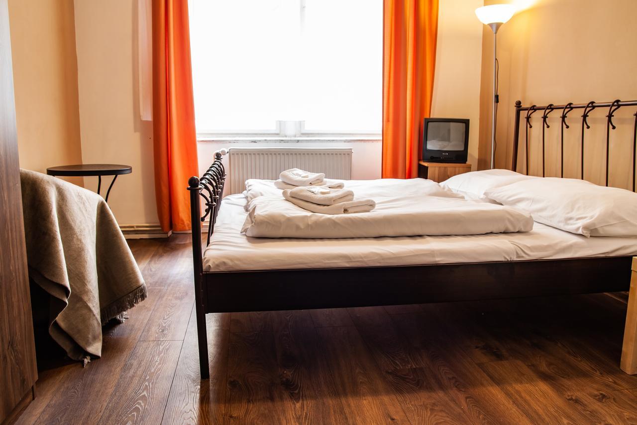 Hotel Sunflower Prague Exterior photo